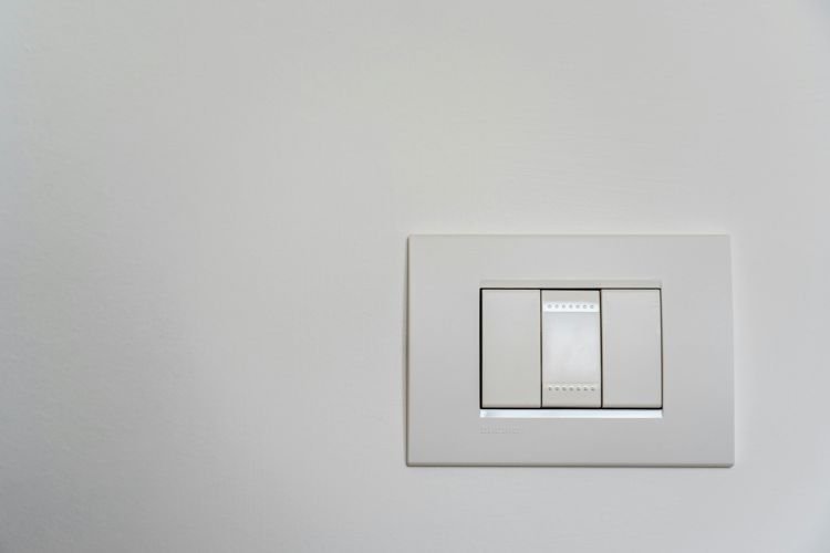 10 Ways to Tell Your Homes Electrical Setup Is Outdated