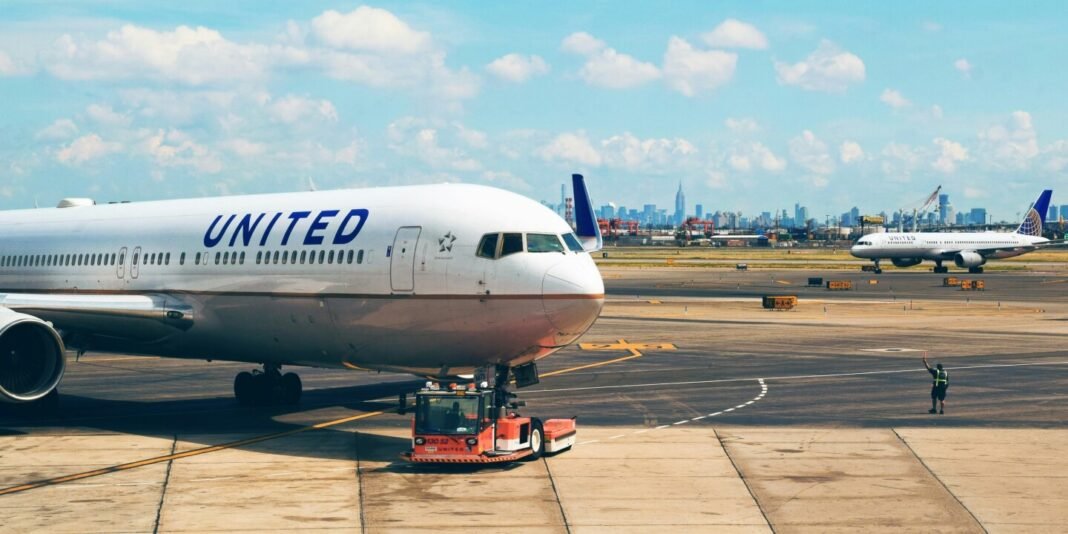 Delta and United Airlines update check-in time cutoffs  