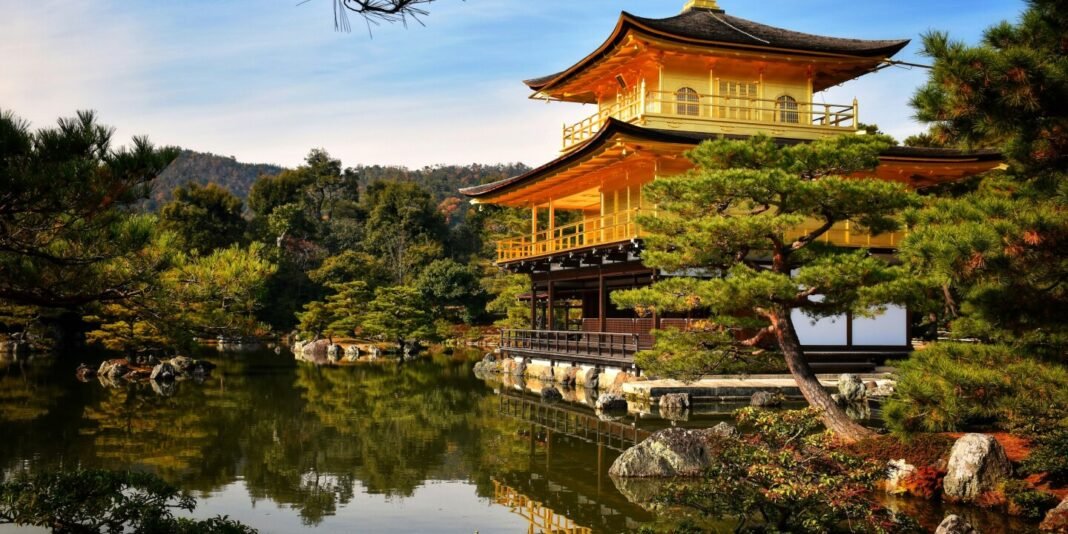 Japan Airlines distributes free domestic flights  