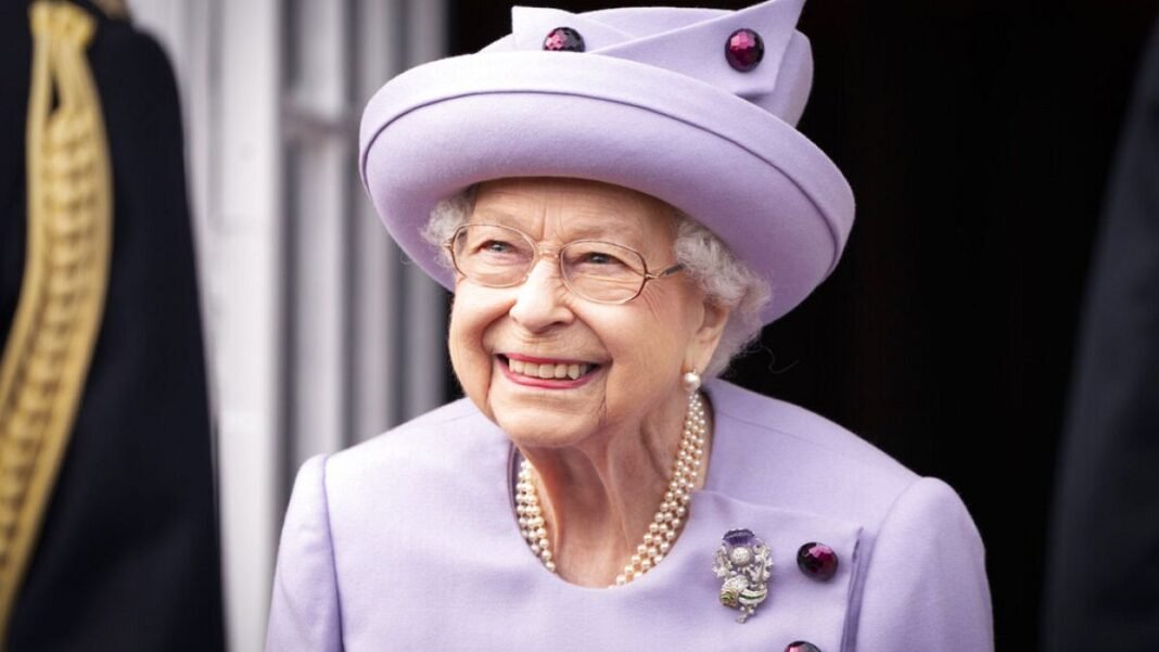 Royal Style of the Show: Queen Elizabeth's Wardrobe Takes the Focus at the 2026 Exhibition  