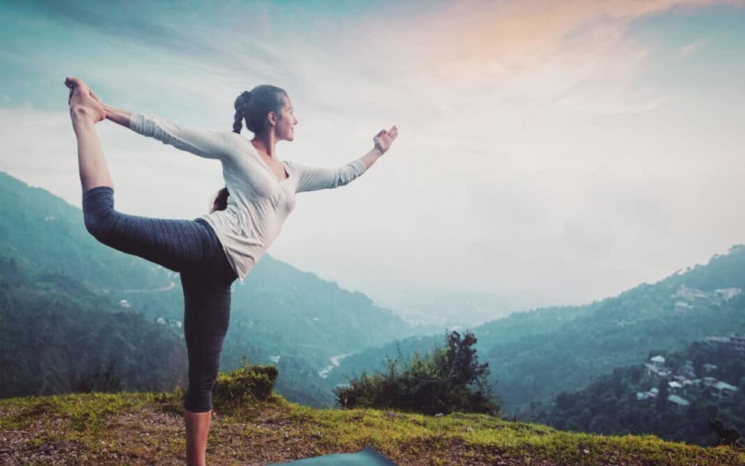 Types of Yoga Asanas - A Complete Guide  