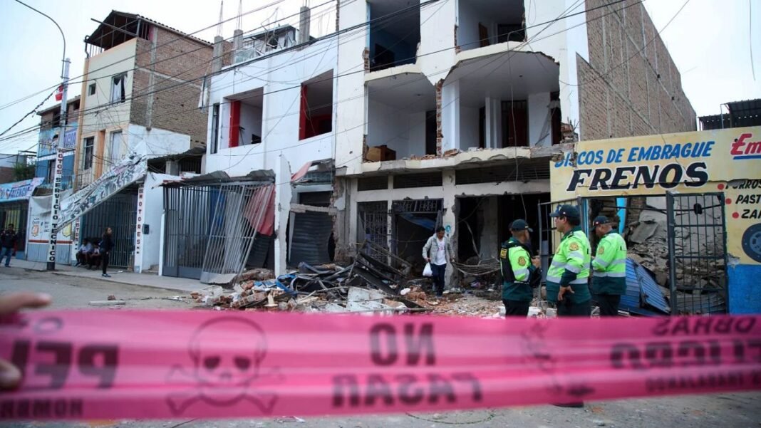 Explosions in high crime areas in northern Peru will injure 10 and damage 25 homes  