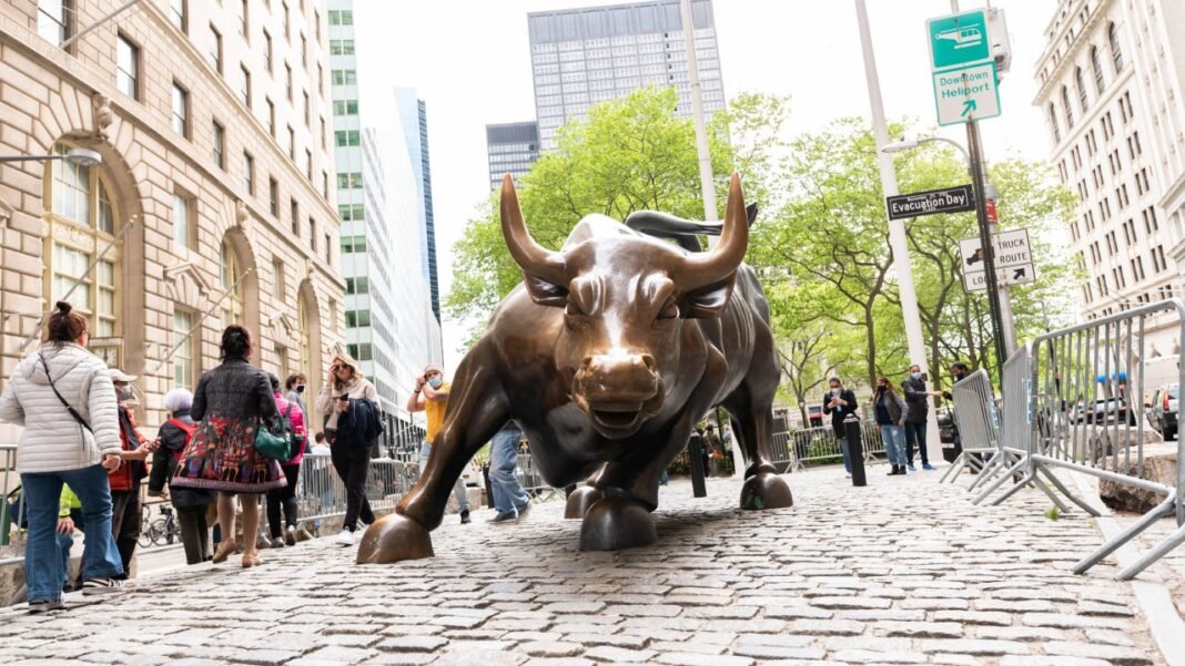 Bull Market: What are they and how to invest between them  