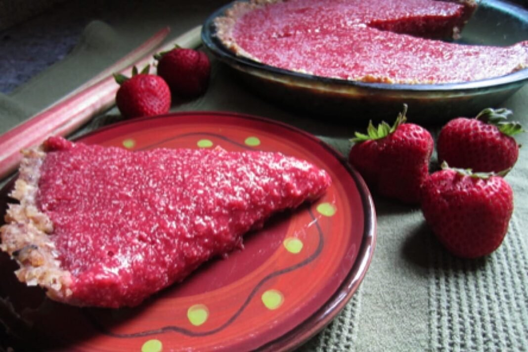 Strawberry Rhubarb Tart [Vegan, Raw, Gluten-Free] – One Green Planet