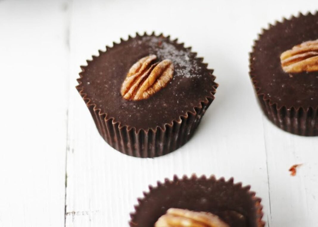 Chocolate and Salted Date Caramel Cups With Pecans [Vegan] – One Green Planet