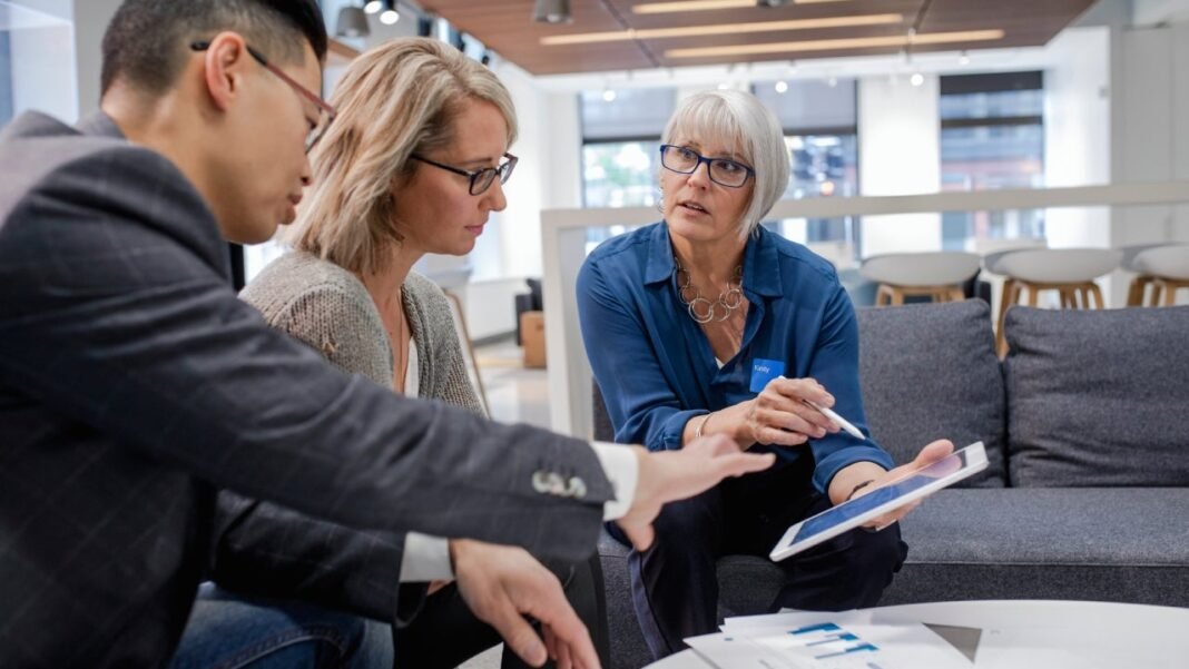 Trustee vs. Financial Advisor: How to compare these types of advisors  