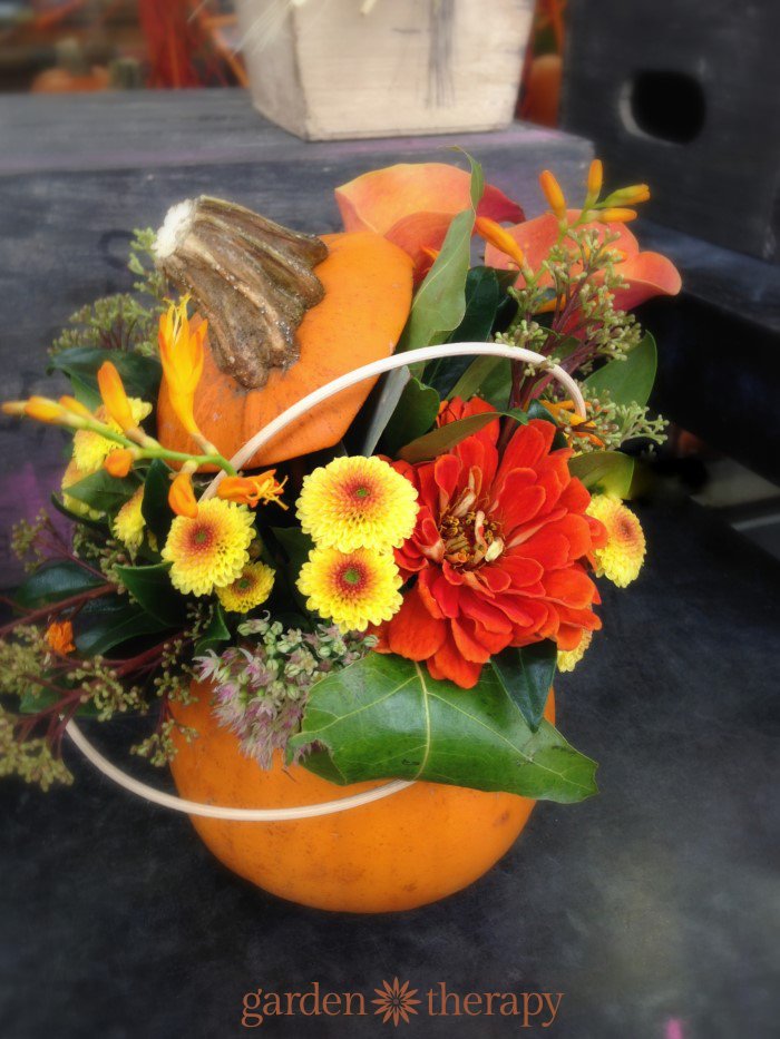 DIY Pumpkin Flower Arrangements for a Chic Fall Table Setting