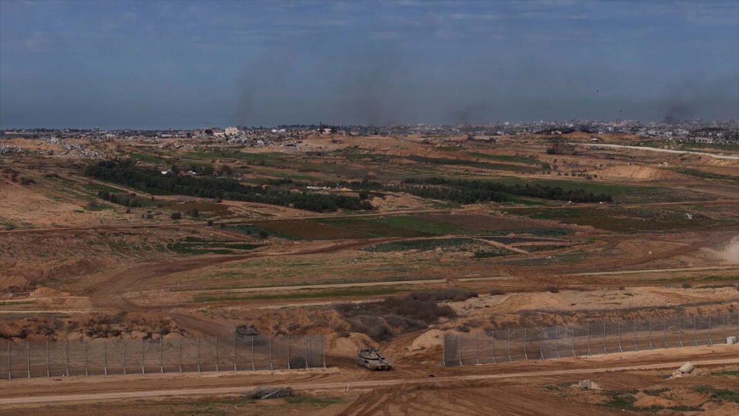 Aider driver fires at Israeli border  