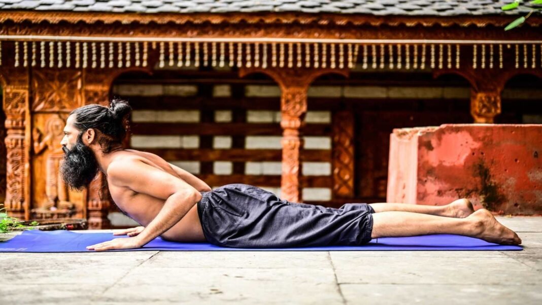 6 Yoga Asanas to Improve Lung Volume and Easily Breath  