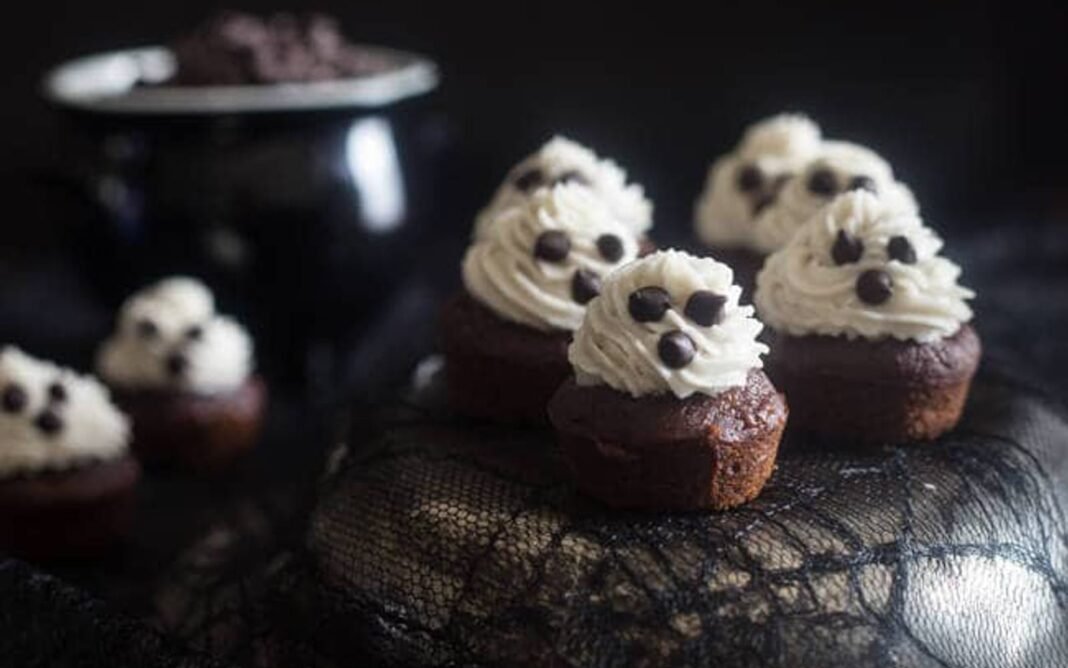 Mini Spooky Banana Chocolate Cupcakes [Vegan, Grain-Free] – One Green Planet