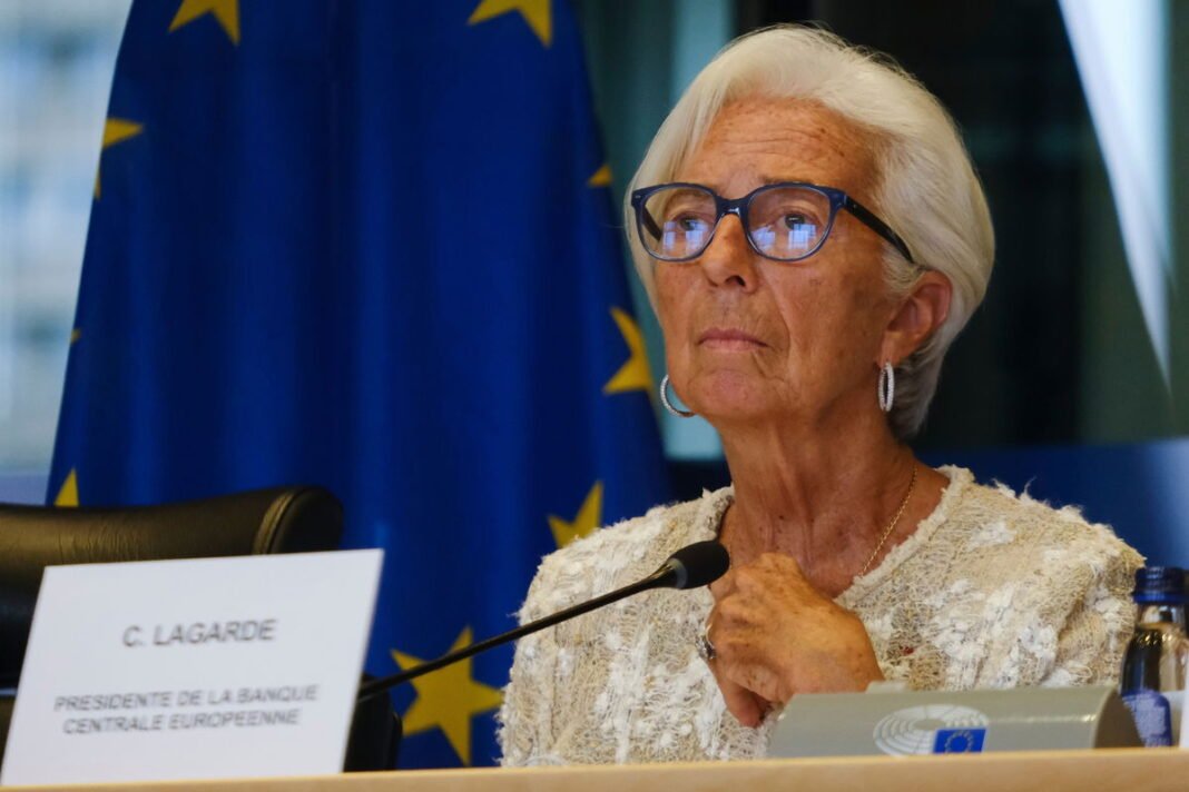 Stablecoins vs CBDCS: Close to Digital Dollar & Digital Euro  