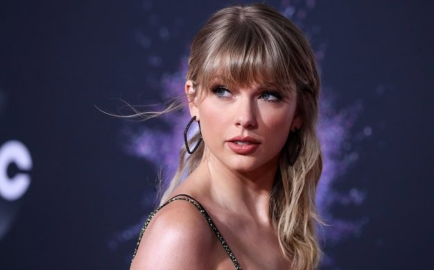 A photo of Taylor Swift.