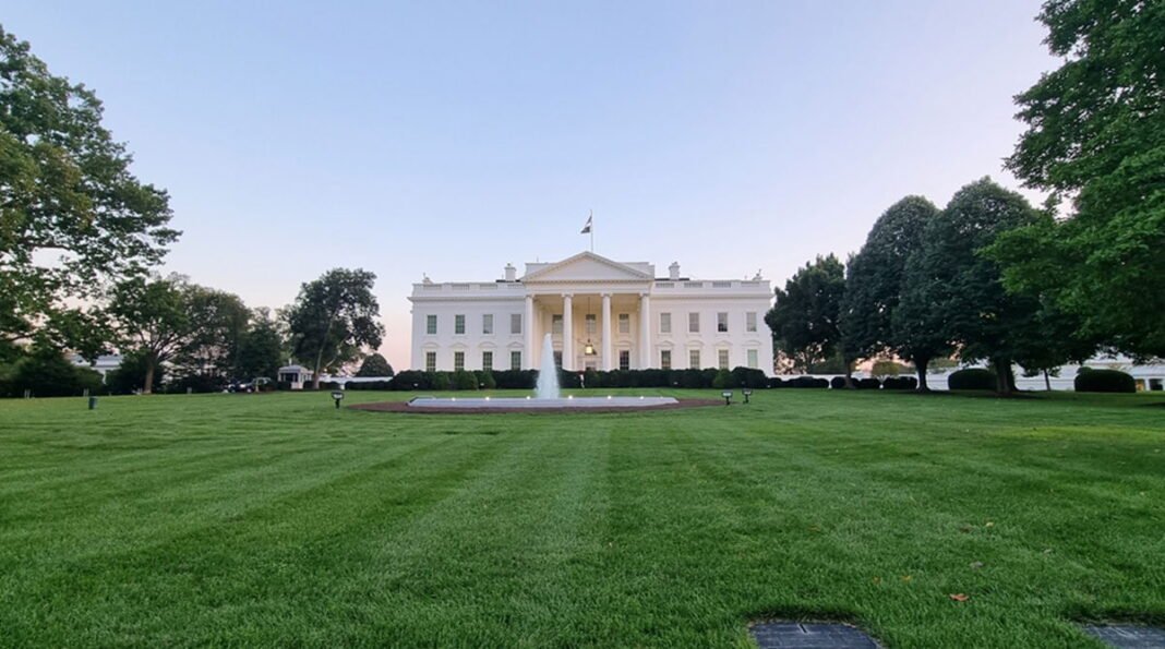 White House attack: Two soldiers shot dead in 'targeted ambush'  