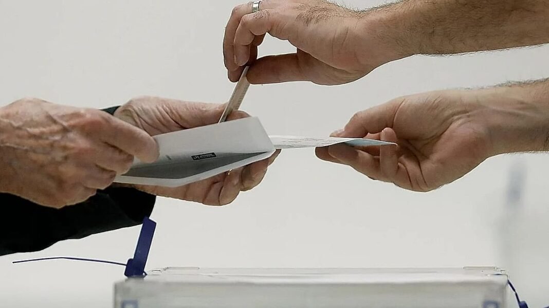 Extremadura region votes in early elections, PP aims for absolute majority  