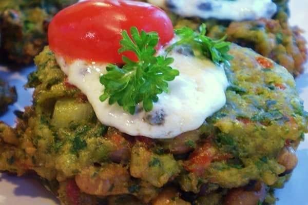 Black-eyed Pea and Spinach Cakes [Vegan] – One Green Planet