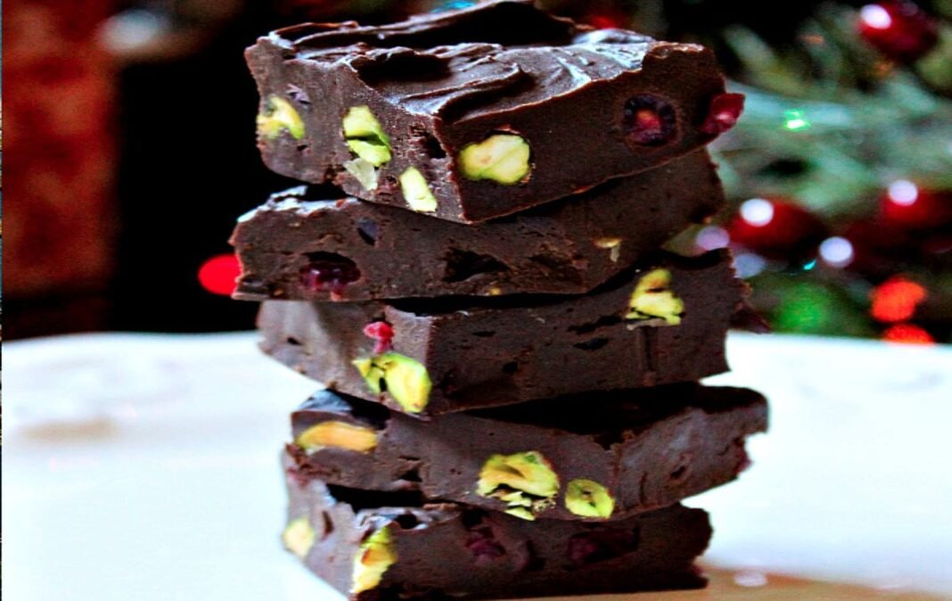 50 Festive Cakes and Desserts for a Sweet Holiday Celebration! – One Green Planet