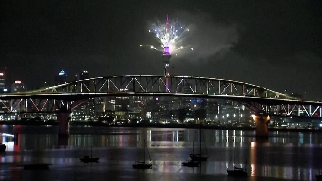 video. New Zealand welcomes 2026 with fireworks at Sky Tower in Auckland  