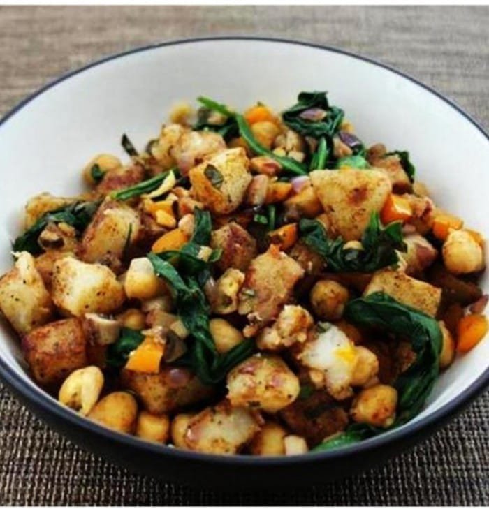 Warm Potato Salad With Spinach and Chickpeas [Vegan] – One Green Planet