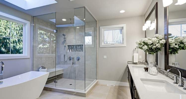 Why West Palm Beach Homeowners Are Switching to Glass Shower Doors in 2026