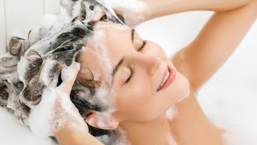 Winter hair care and moisturizing shampoo: A dermatologist explains the relationship  