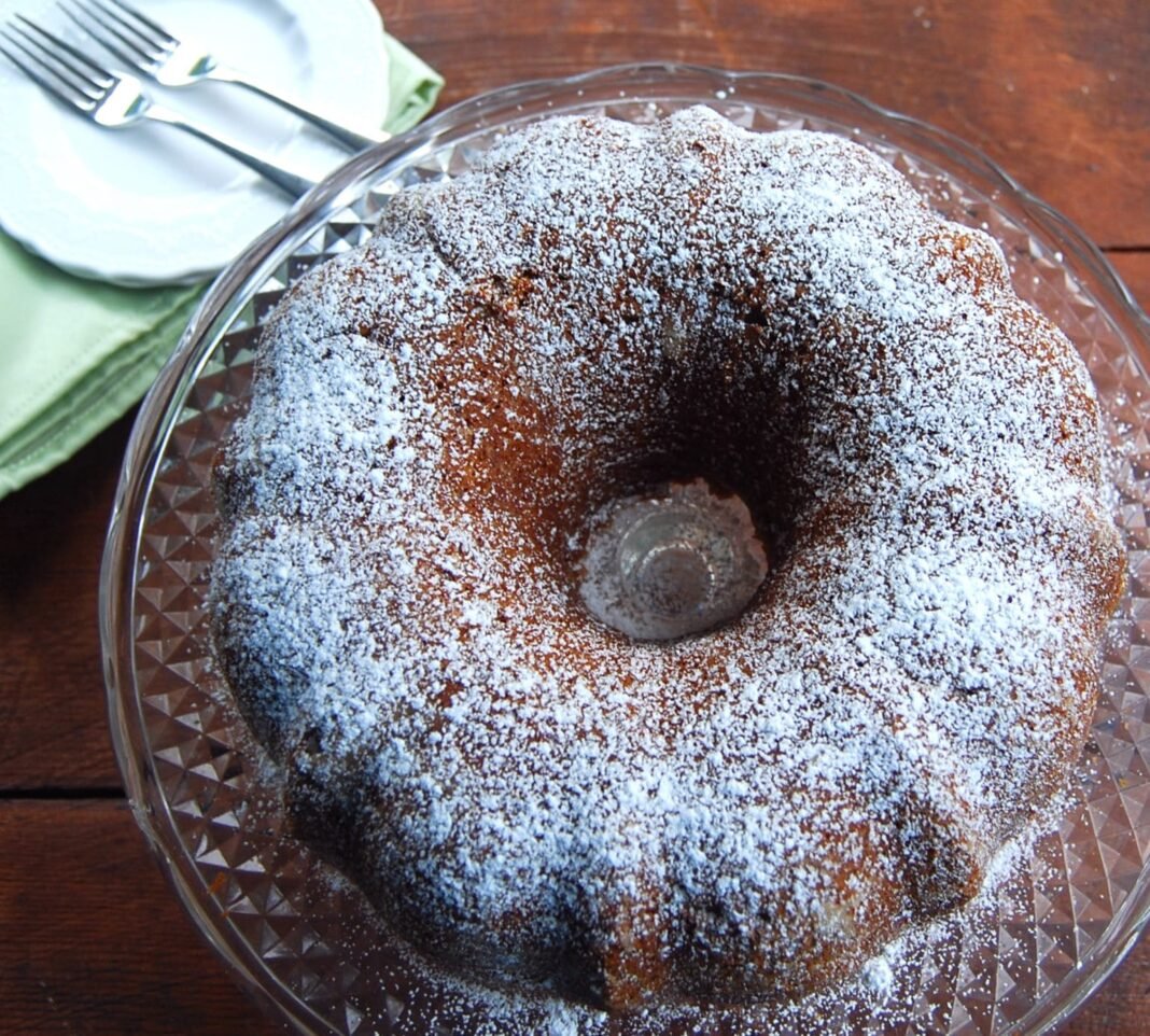 Chai-Spiced Pumpkin Bundt Cake [Vegan] – One Green Planet