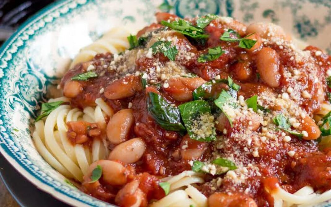 White Bean and Spinach Ragu [Vegan] – One Green Planet