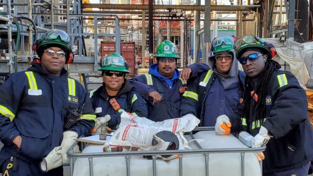 For £500 you can buy 109 shares of this passive Workers at Whiting refinery, US