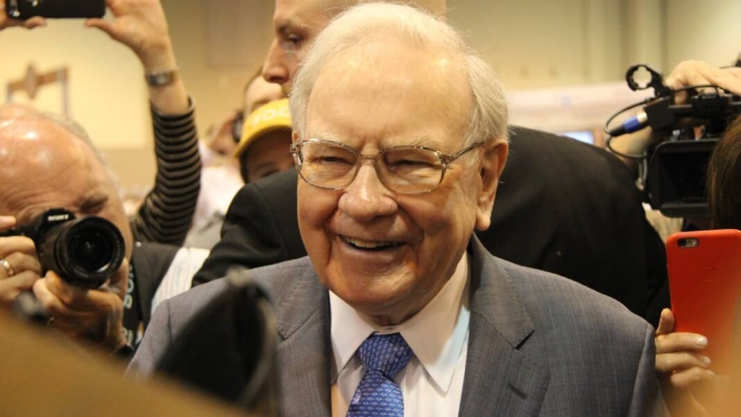 As the stock market declines, I take the Warren Buffett Warren Buffett at a Berkshire Hathaway AGM