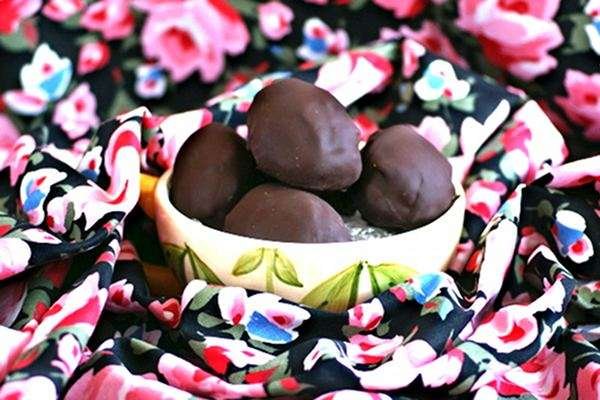 Recipe: Chocolate Covered Cheesecake Easter Eggs