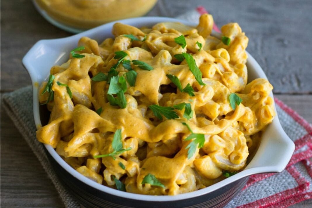 Creamy Chia Cheddar Sauce [Vegan, Gluten-Free]