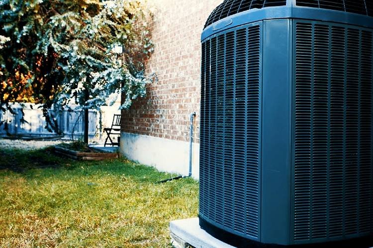 7 Warning Signs Your Air Conditioner Needs Repair Before Summer