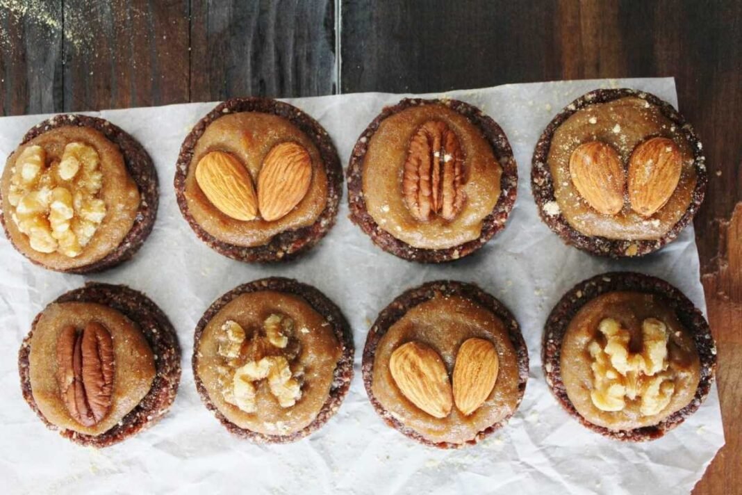 Raw Almond Cacao Cookies With Salted Maca Caramel [Vegan] – One Green Planet