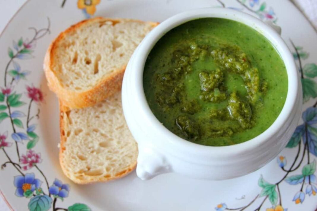 Simple Courgette Soup With Almond Pesto [Vegan] – One Green Planet