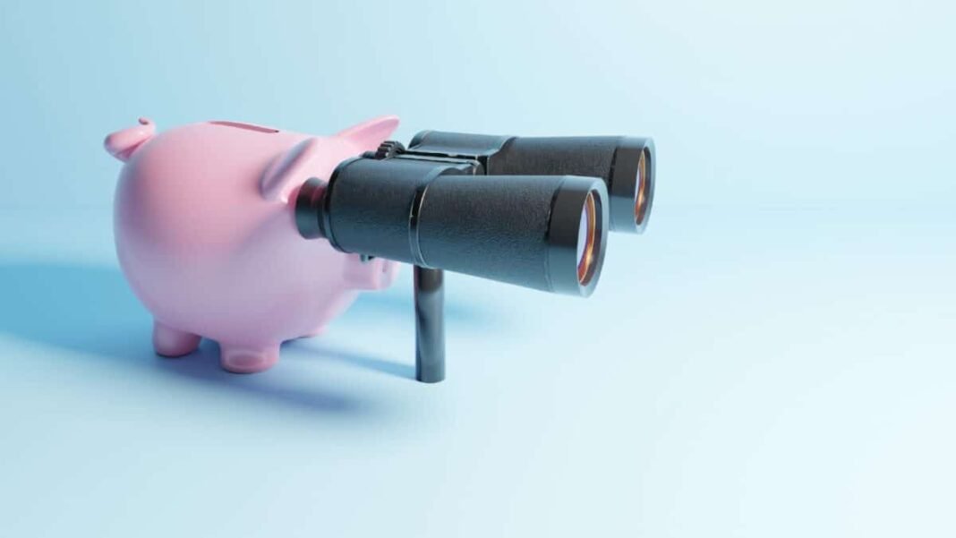 Aviva shares: Is the FTSE 100 insurance company already becoming piggy bank, searching with binoculars