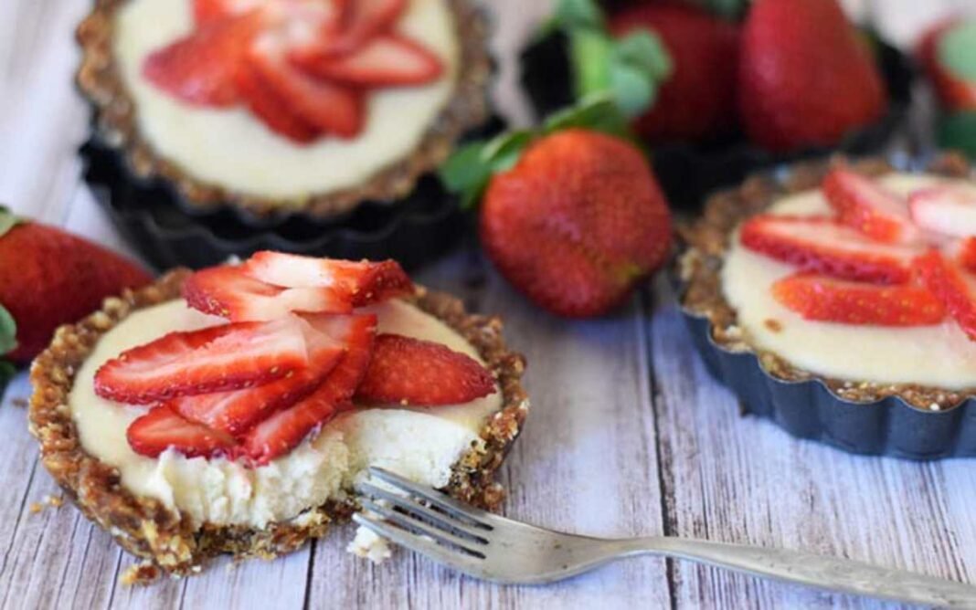 Raw Strawberry Lime Tarts [Vegan, Gluten-Free] – One Green Planet